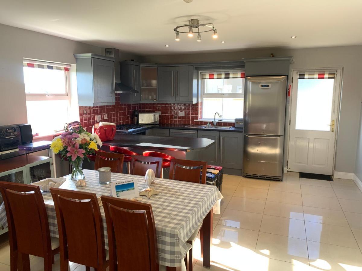 Seascape On The Edge Of Town: 4 Beds All Ensuite. 贝尔马利特 外观 照片