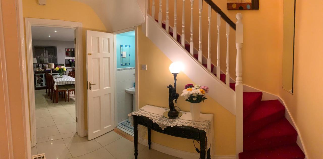Seascape On The Edge Of Town: 4 Beds All Ensuite. 贝尔马利特 外观 照片